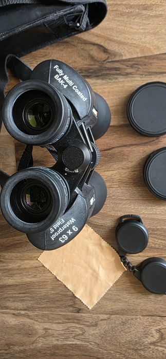 Vând binoclu profesional Celestron SkyMaster 9x63, excelent pentru observații astronomice,  observarea naturii în lumină slabă (amurg/răsărit)