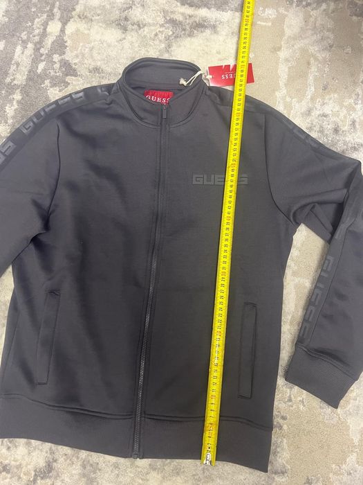 Trening guess barbati