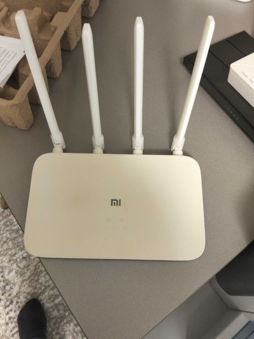 Роутер Xiaomi б/у в хорошем состоянии