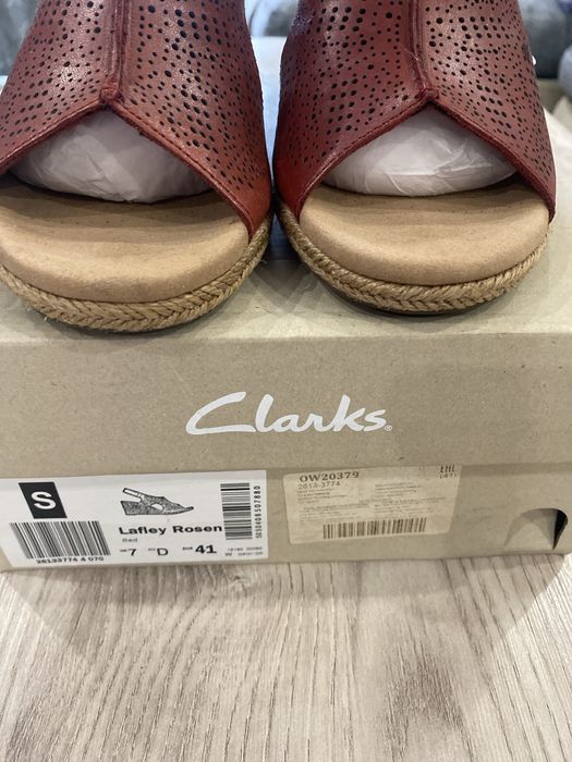 Женские босоножки Clarks