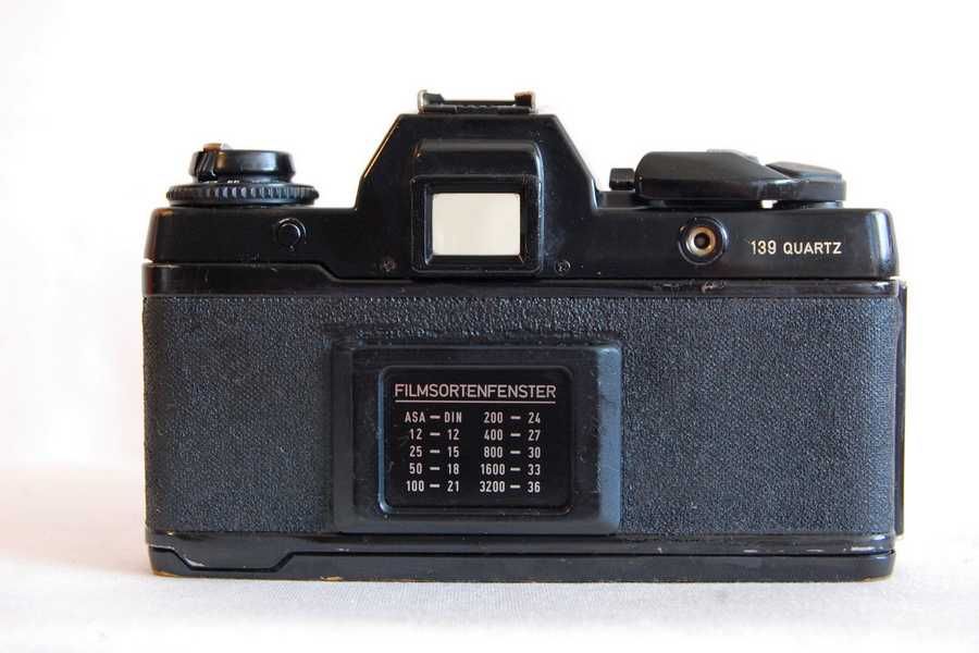 Contax 139 quartz cu obiectiv yashica ml 1.4 50, aparat foto film
