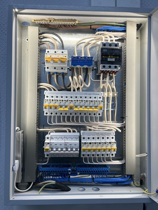 Электромонтажные работы (электрик)