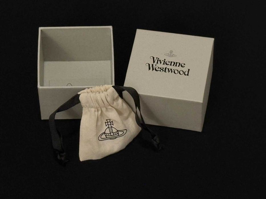 Vivienne Westwood oбeци
