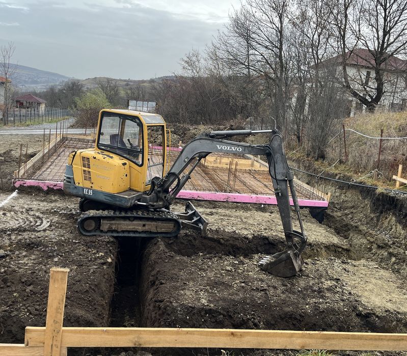 Închirieri utilaje de construcții