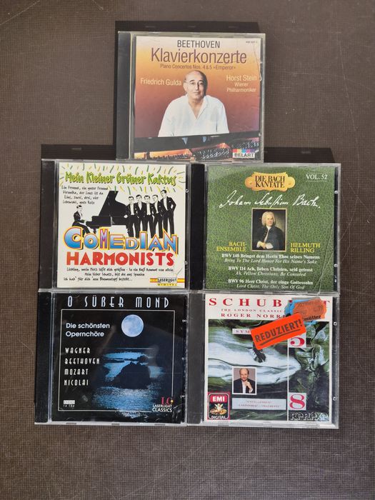 Vand lot 25 CD cu muzica clasica colectia Muzica clasica mixta 

8 CD =100lei

-livrez oriunde în țară cu FAN COURIER sau orice alt serviciu de