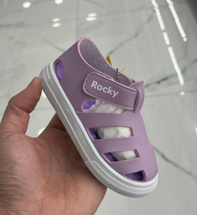 Новые сандали 22,24,25 размер