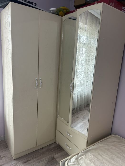 Продам угловые  шкафы и кровати