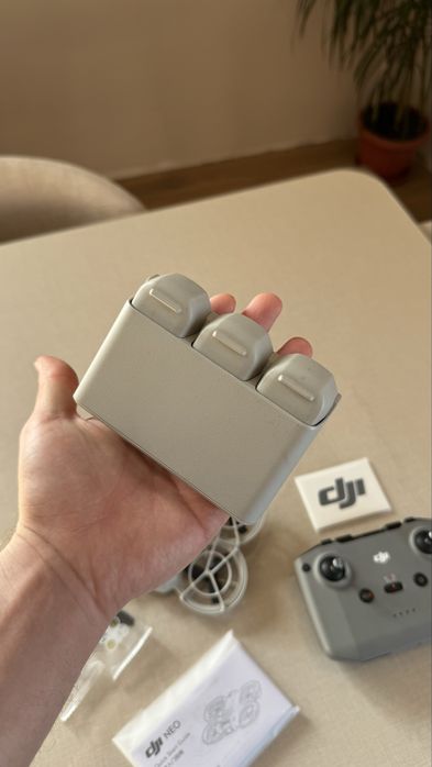 Продам дрон Dji neo