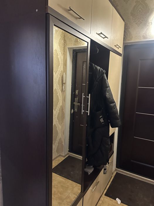 Шкаф в прихожую отдам в дар