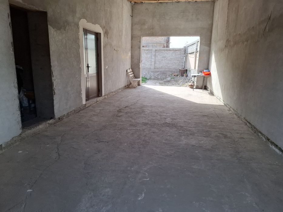 Srochna uchastka sotiladi