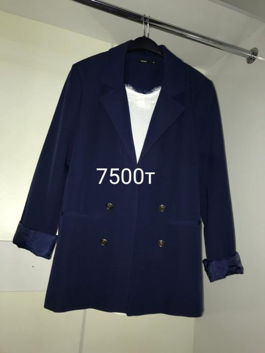 Костюмы, рубашки, джинсовки, куртки,