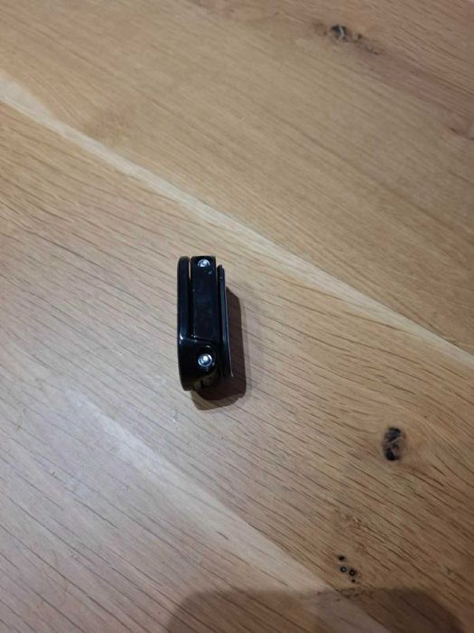 Малък магнитен държач за телефон