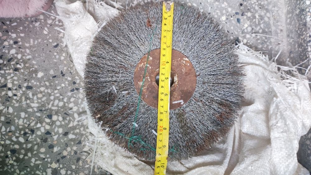 Телена дисковидна четка