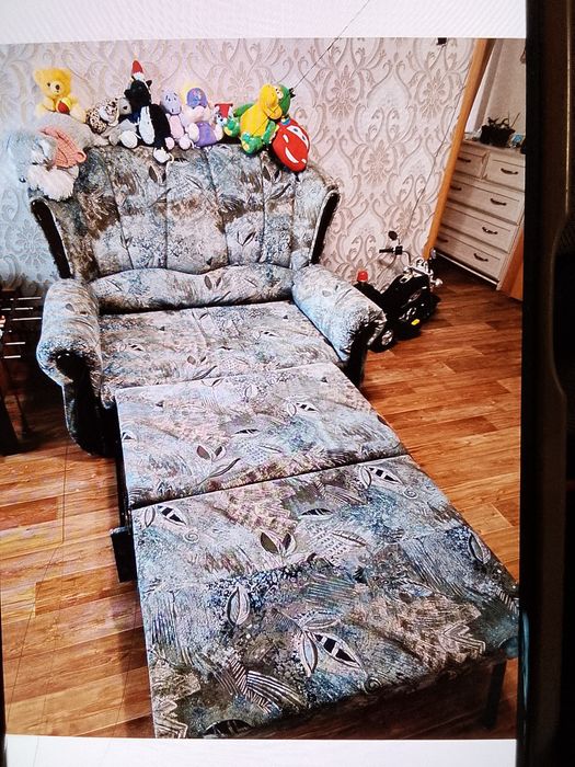 Продам диван двухместный