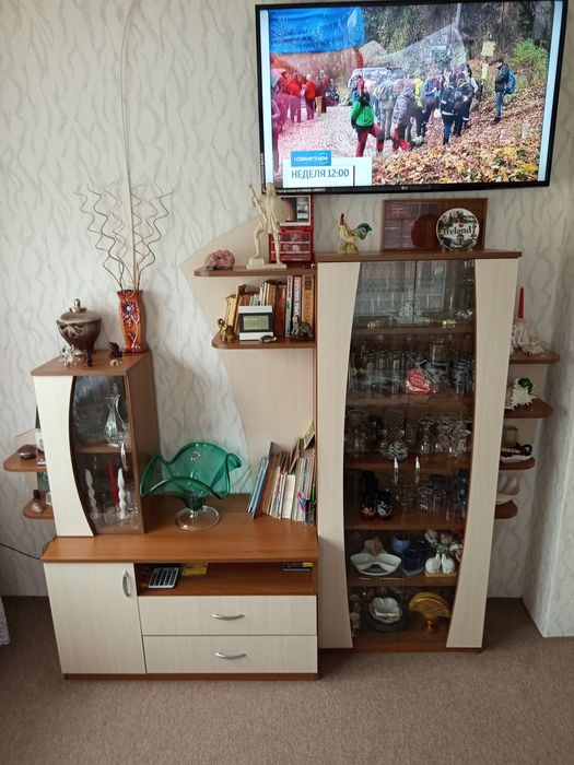 Продавам секция в отлично състояние