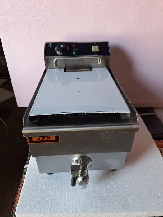 Фритюрник ел.  Професионален фритюрник 8л. 2 модела