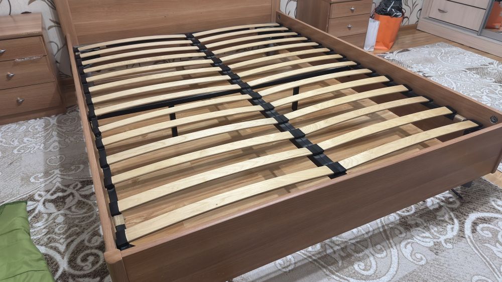 Спальный гарнитур