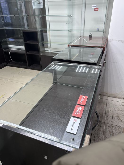 Оборудование для бутика, шкафы, полки