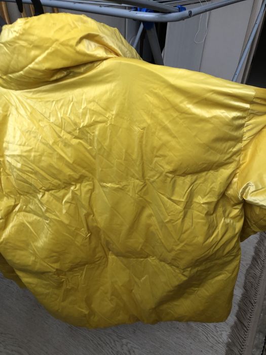 Продам куртку. В желтом цвете.