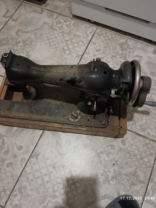 Швейная ручная машинка б/у
