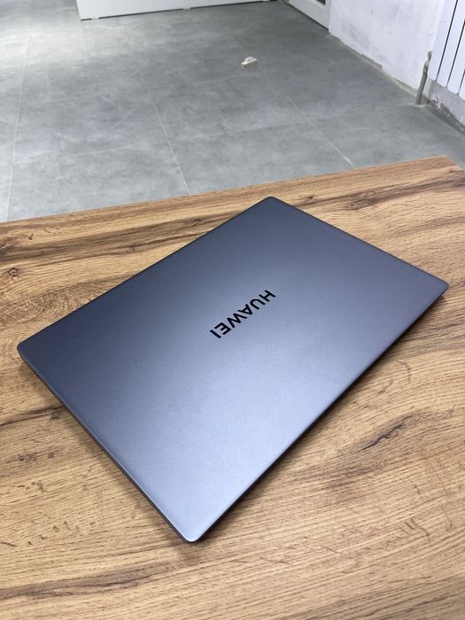 Ноутбук Huawei Matebook