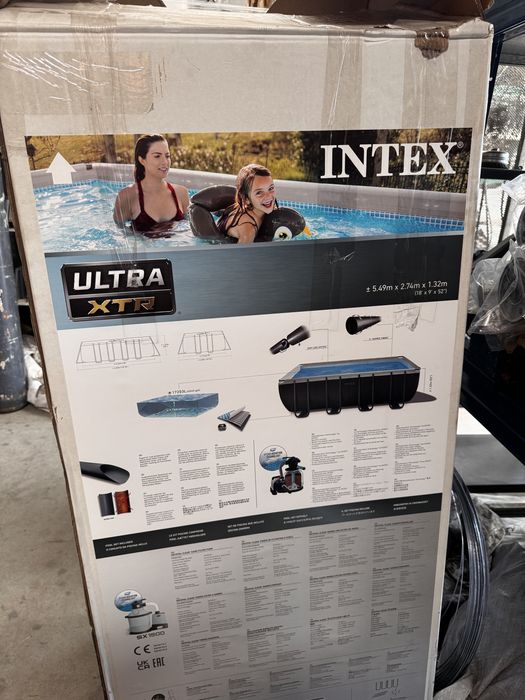 Piscina Intex Ultra XTR 5,5x2,73x1,32 m