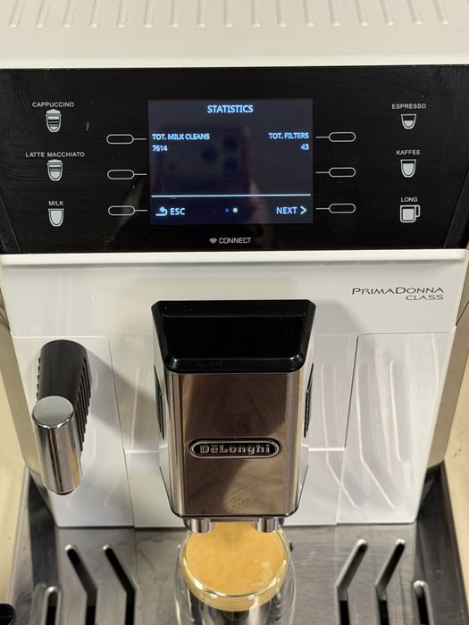 Кафемашина кафе автомат delonghi Primadonna CLASS с гаранция