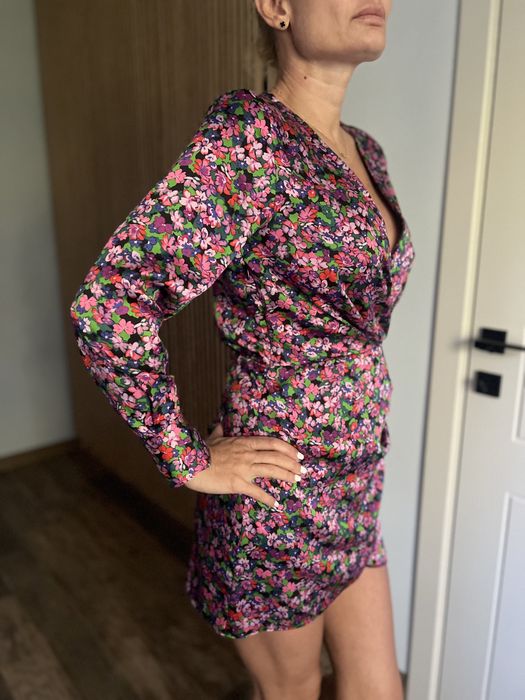 Сатенена стилна рокля Зара