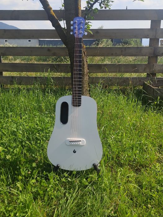 Lava Me Play smart acustic guitar