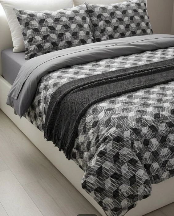 Последен двоен спален комплект