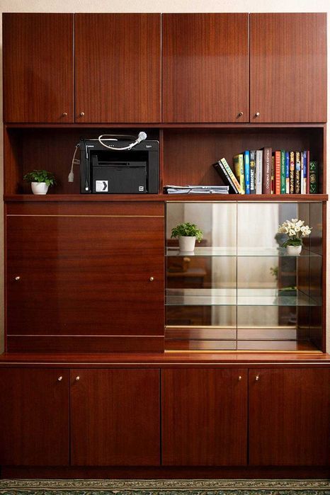 Сервант сотилади