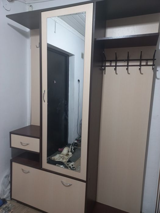 Продам шкаф для прихожей
