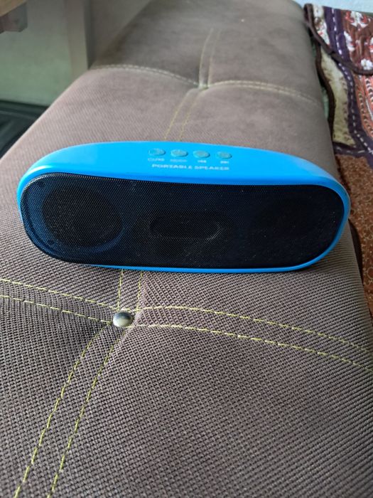 стерео колонка в рабочем состоянии