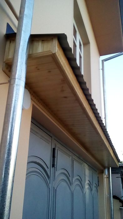 Плотник/Сантехник/Мебельщик.