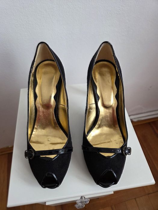Pantofi eleganți de dama
