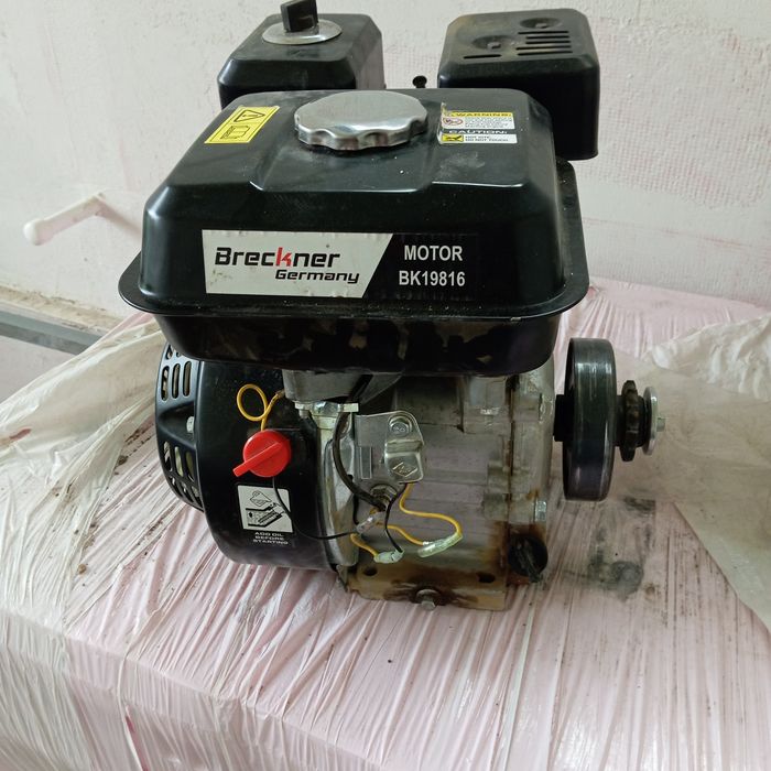 Vând motor de făcut proiecte