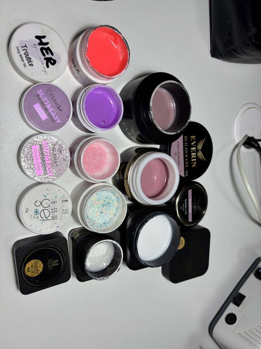 Geluri UV diferite nuante
