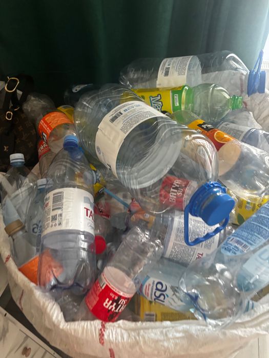 Пустые пластиковые бутылки. Разного размера .