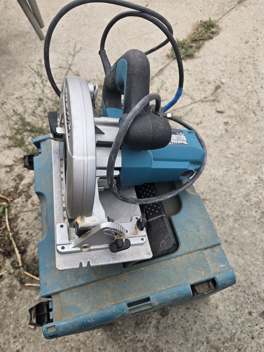 Circular makita HS7611