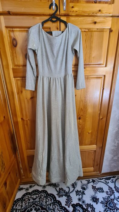 Продаётся срочно платье