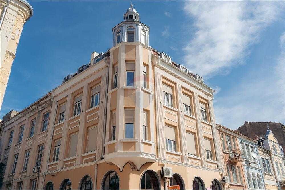 Продава се Офис в Шумен, Център - 392 кв.м за 1562 €/кв.м - Снимка #1