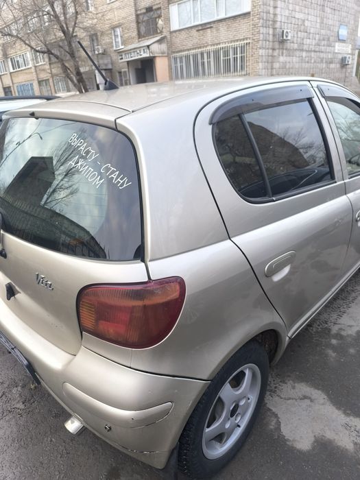 Toyota Vitz 2003г.