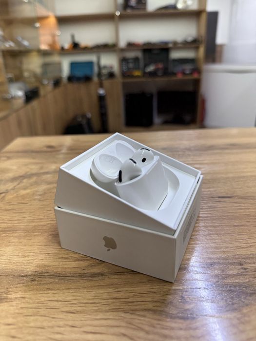 Apple AirPods 4