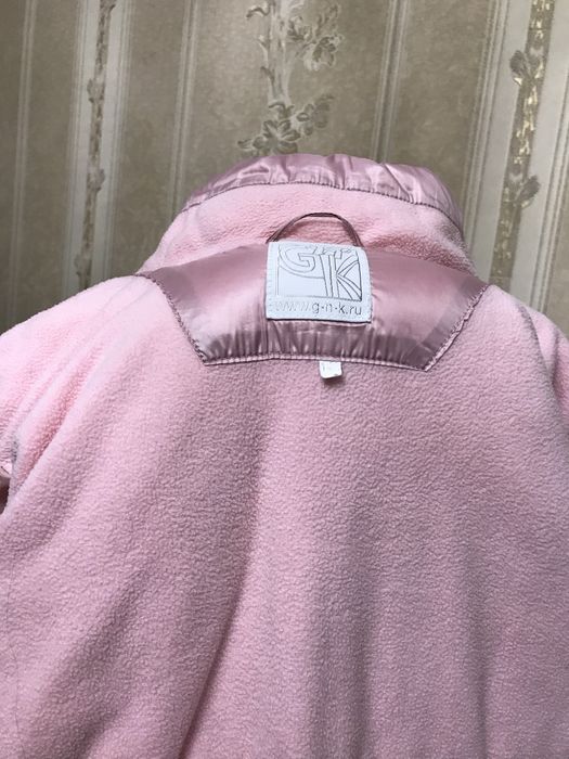 Продам пуховик на девочку подростка.