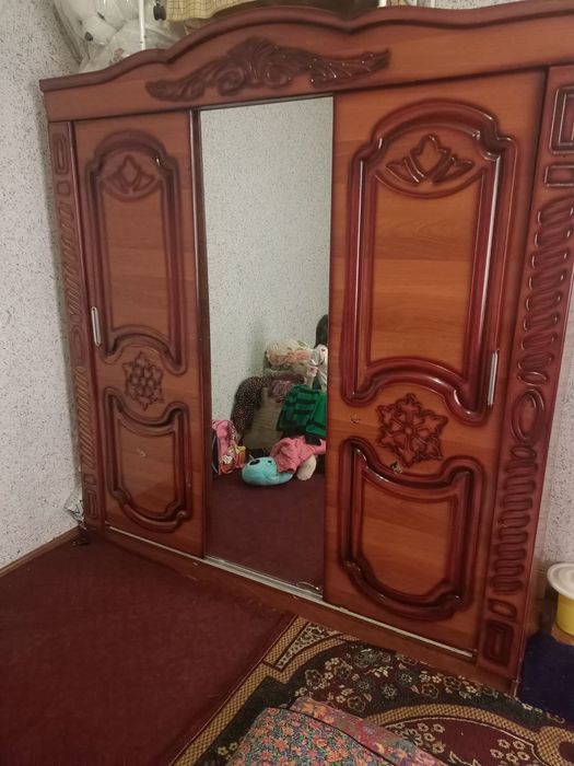 Yotoqxona mebellari sotiladi