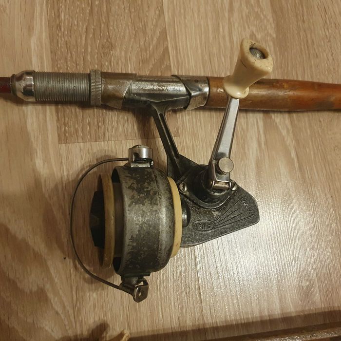 Ретро    въдици  с макари