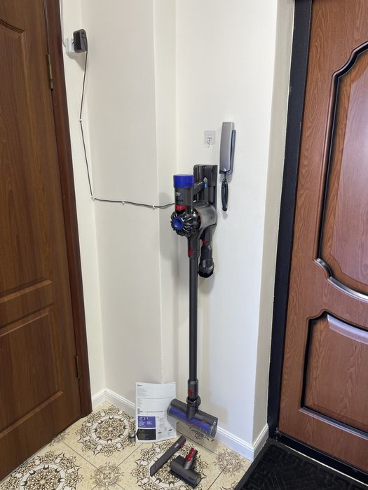 СРОЧНО! Dyson V8 оригинал пылесос, полный комплект, Made in Malaysia