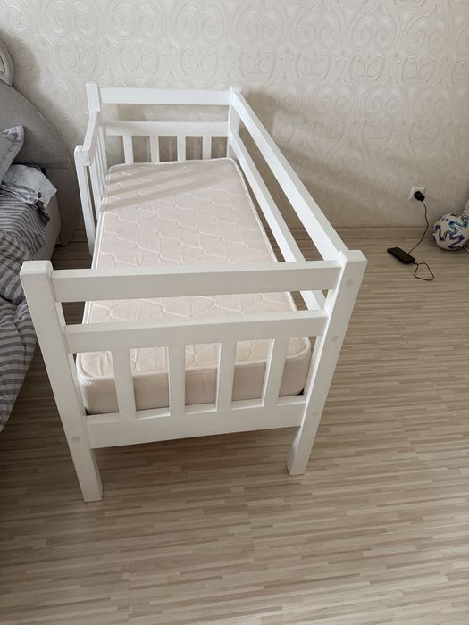 Кровать детская из дерево