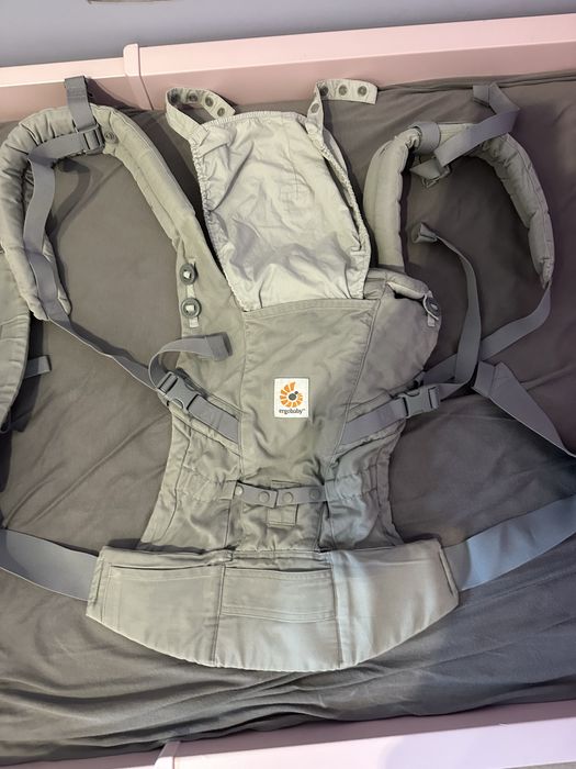 Ергономична раница -Ergo baby +подарък