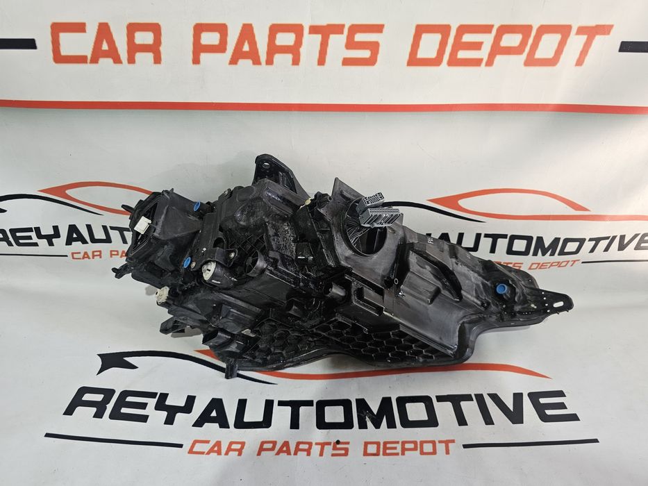 Far stanga led Volvo S60 V60 dupa 2019